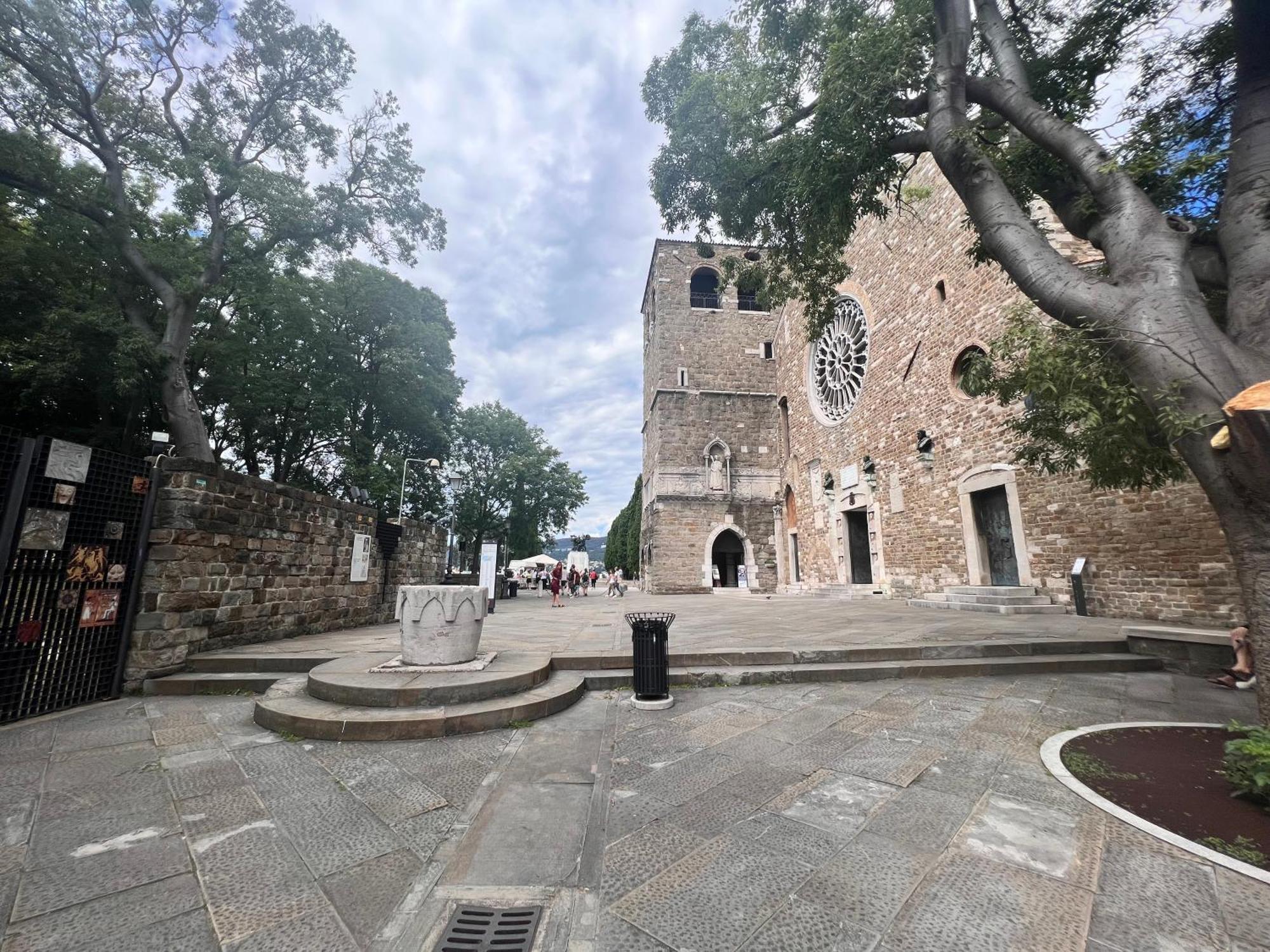Appartamento Al Castello Trieste Exterior photo